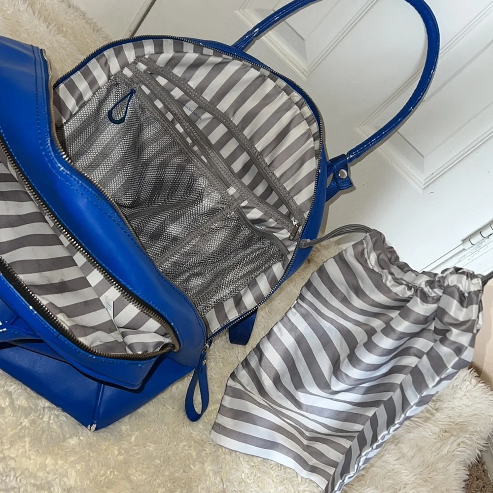 Gorgeous LULULEMON tote - Picture 5 of 9